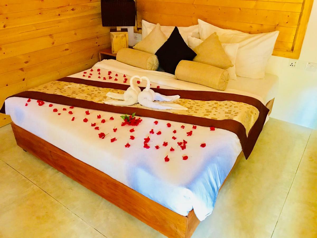 Trinco Relax Hut Hotel Trincomalee Buitenkant foto
