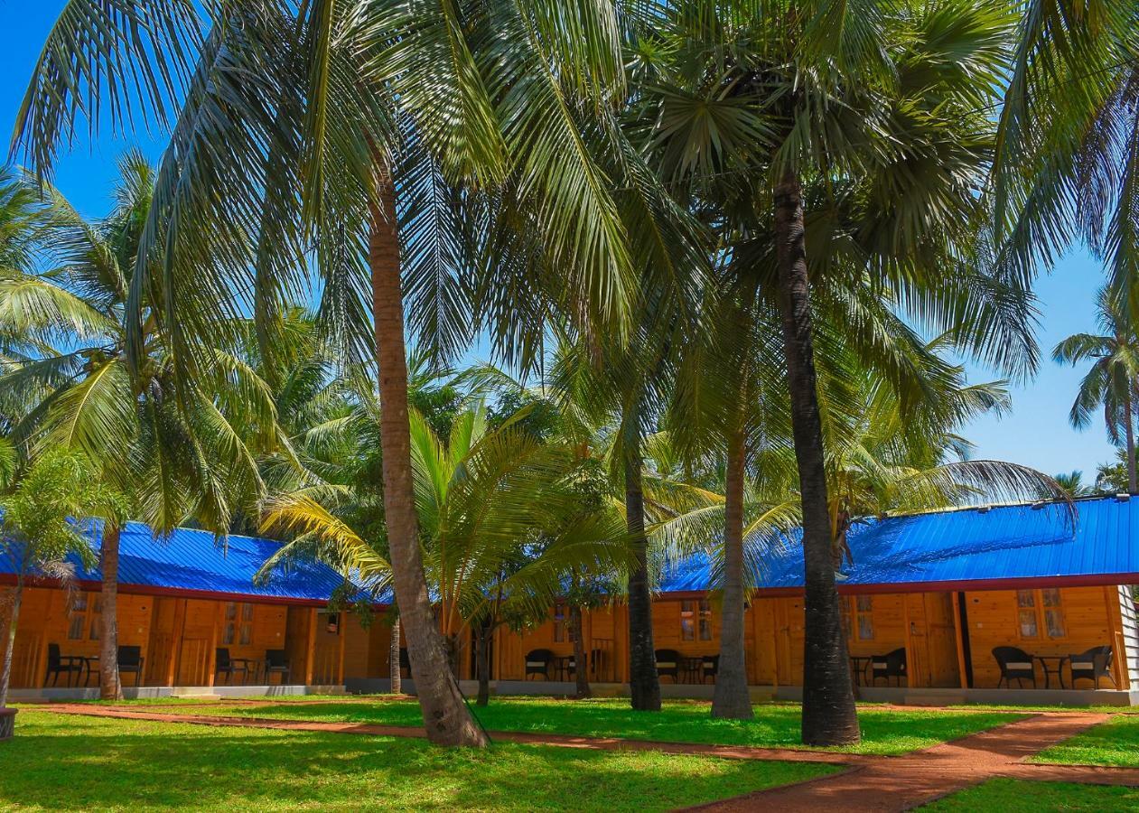Trinco Relax Hut Hotel Trincomalee Buitenkant foto