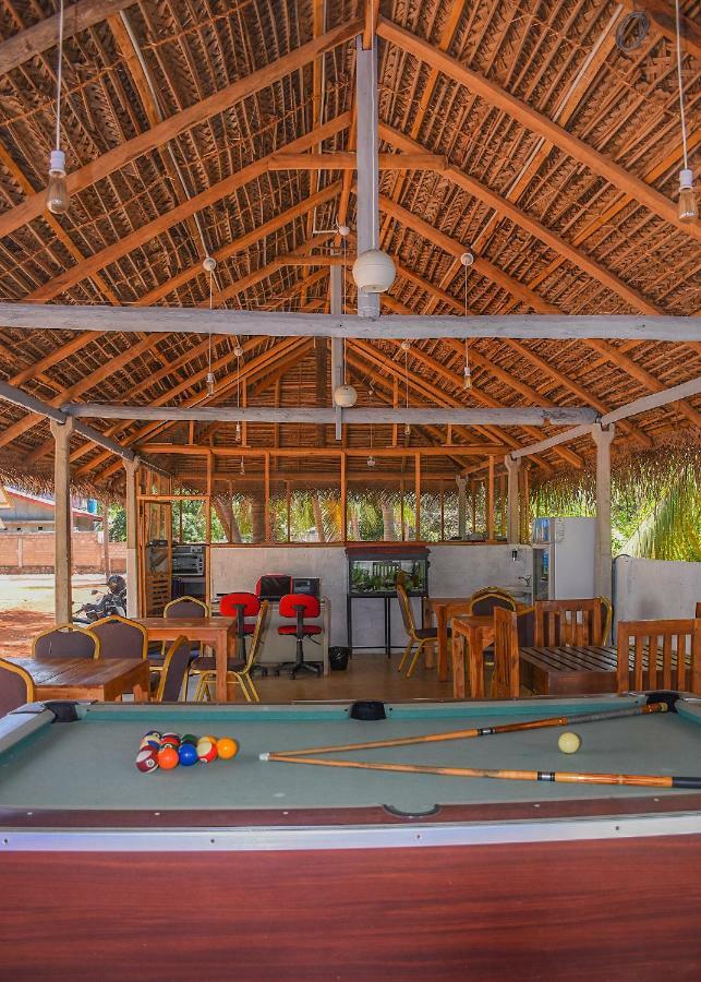 Trinco Relax Hut Hotel Trincomalee Buitenkant foto