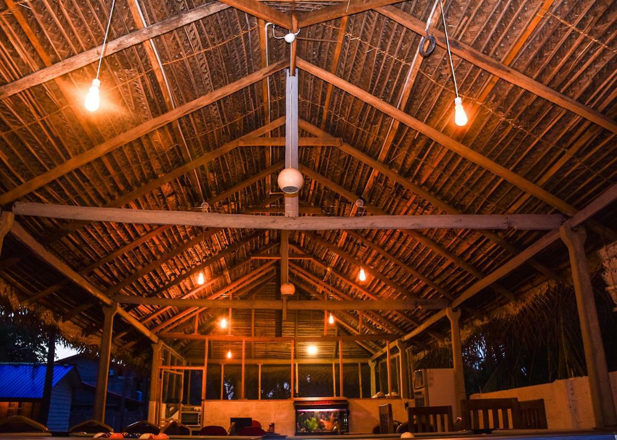 Trinco Relax Hut Hotel Trincomalee Buitenkant foto