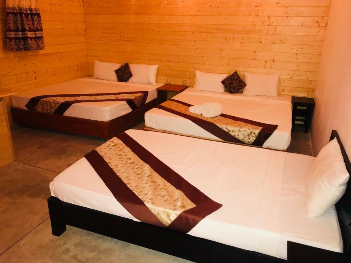 Trinco Relax Hut Hotel Trincomalee Buitenkant foto