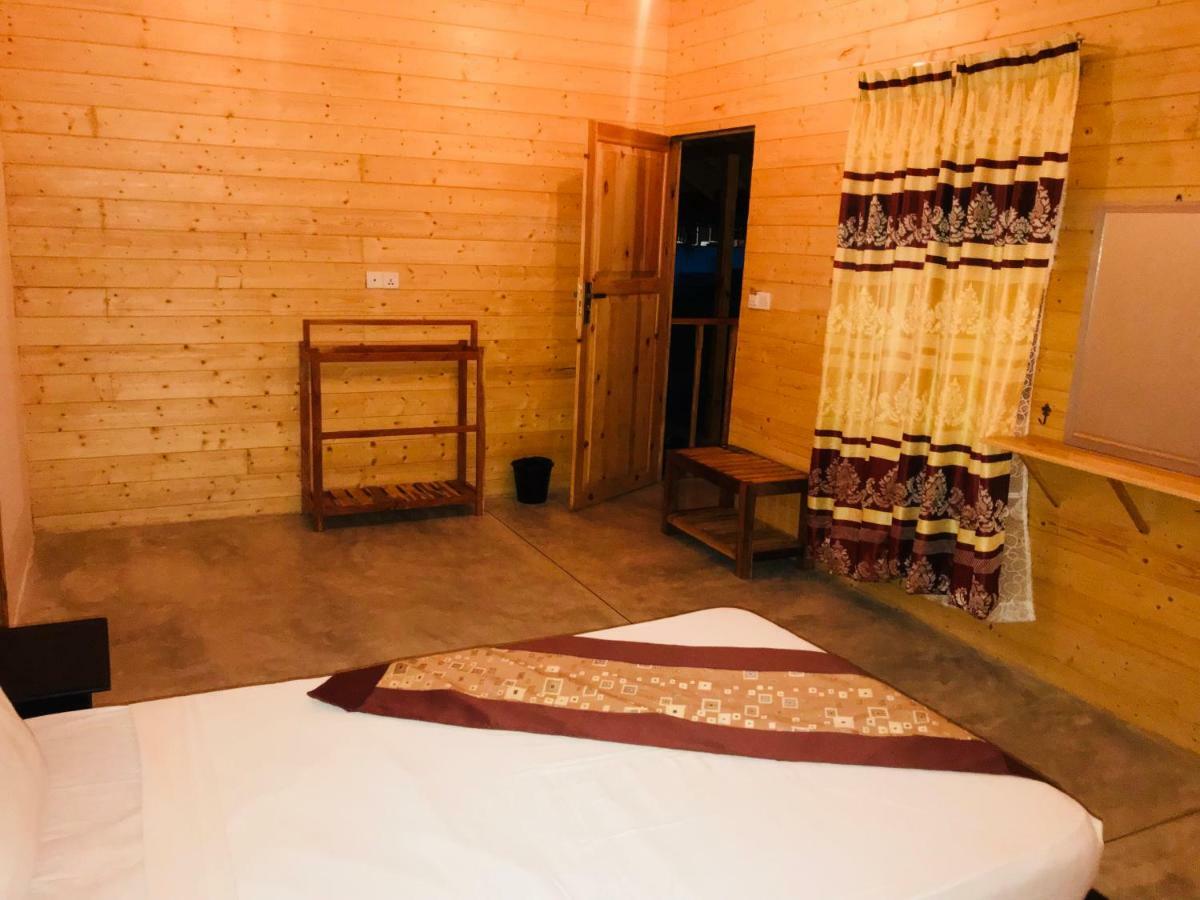 Trinco Relax Hut Hotel Trincomalee Buitenkant foto