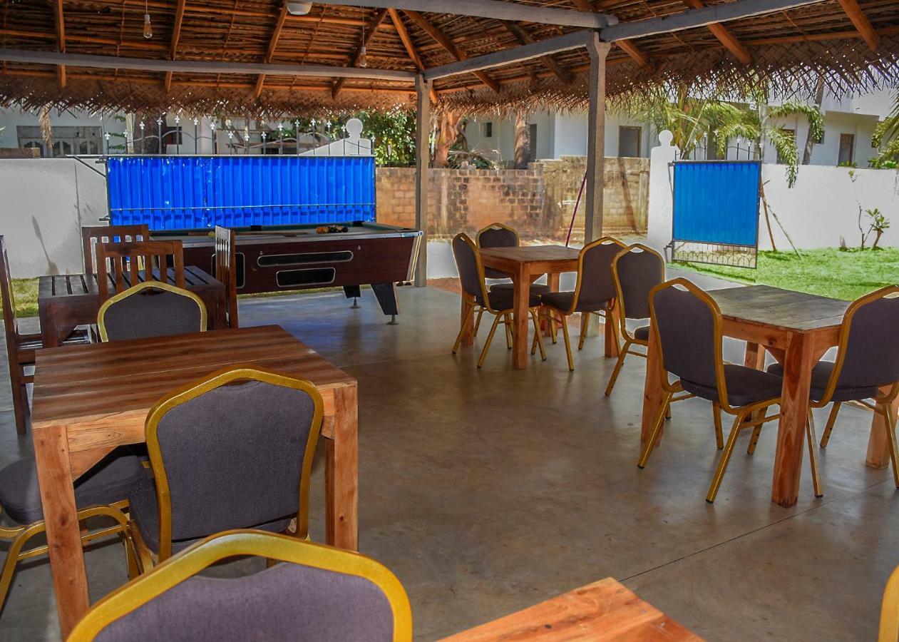Trinco Relax Hut Hotel Trincomalee Buitenkant foto